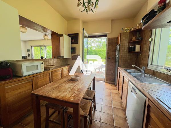Maison Montmorency 5 pièce(s) 200m2 895 000 € **  - Référence  1129