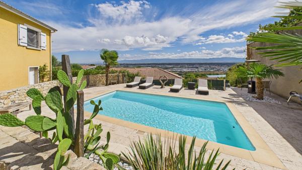 Maison 8 pièces - 180 m²