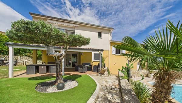 Maison 8 pièces - 180 m²