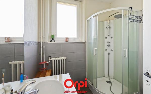 Maison à vendre    4 pièces •  Désertines