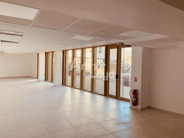 LOCAL COMMERCIAL NEUF- ANNECY