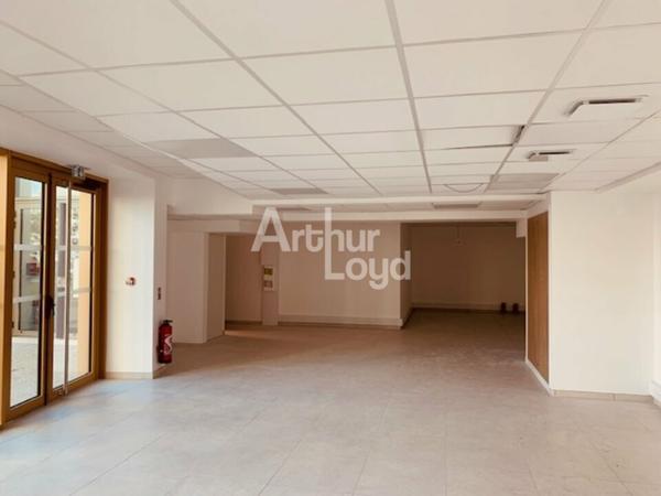 LOCAL COMMERCIAL NEUF- ANNECY