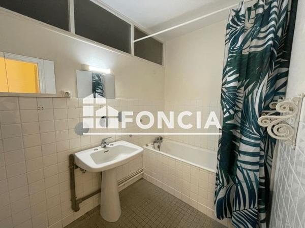 Location Appartement 2 pièces 48.4 m² - PLACE DE GAULLE Challans 85300