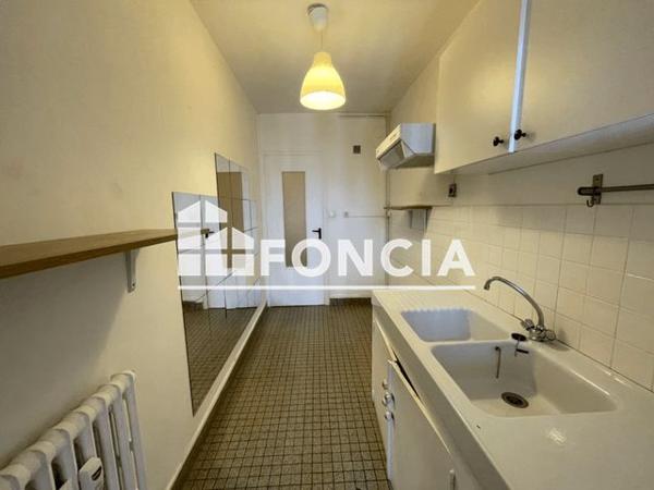 Location Appartement 2 pièces 48.4 m² - PLACE DE GAULLE Challans 85300