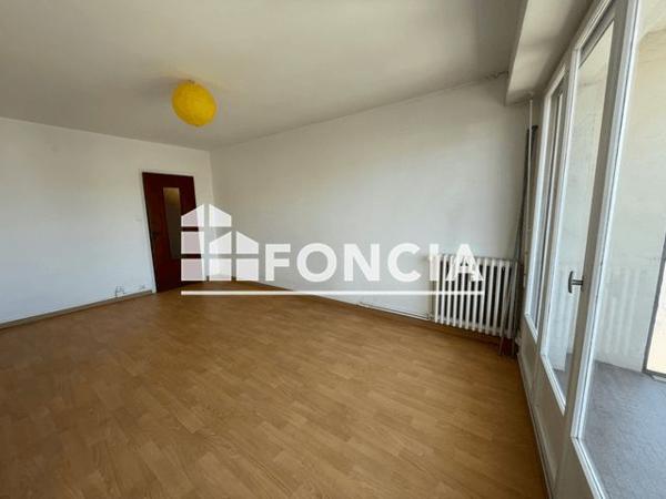 Location Appartement 2 pièces 48.4 m² - PLACE DE GAULLE Challans 85300