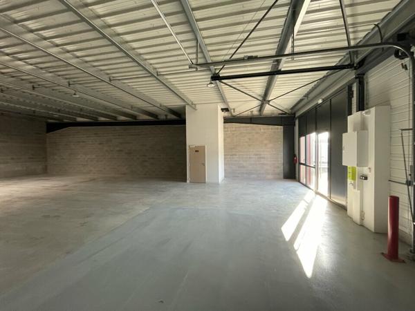 Local d'activites 240 m² à louer MORDELLES (réf : 35.5966)