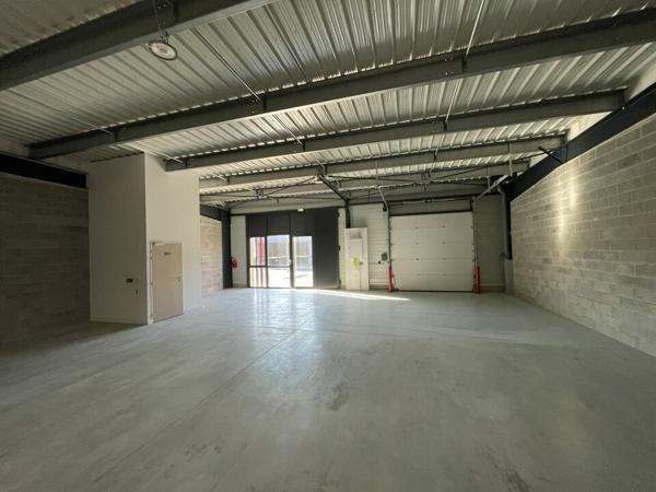 Local d'activites 240 m² à louer MORDELLES (réf : 35.5966)