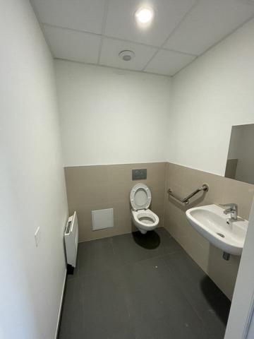 Local d'activites 240 m² à louer MORDELLES (réf : 35.5966)