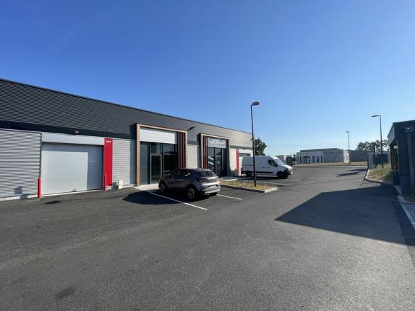 Local d'activites 240 m² à louer MORDELLES (réf : 35.5966)