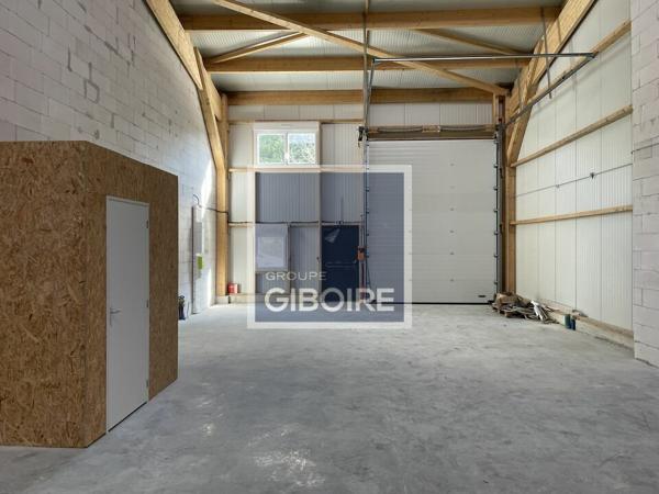 Local d'activites 1730 m² à louer THOUARE SUR LOIRE (réf : 44.019001)
