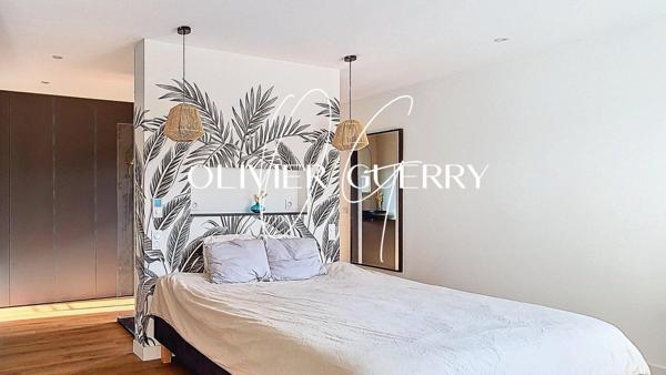 Absolument UNIQUE sur Saussan