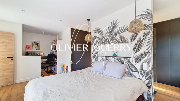 Absolument UNIQUE sur Saussan