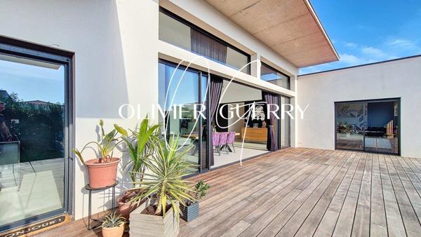 Absolument UNIQUE sur Saussan