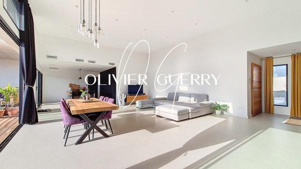 Absolument UNIQUE sur Saussan