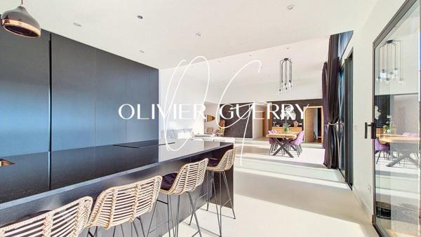 Absolument UNIQUE sur Saussan