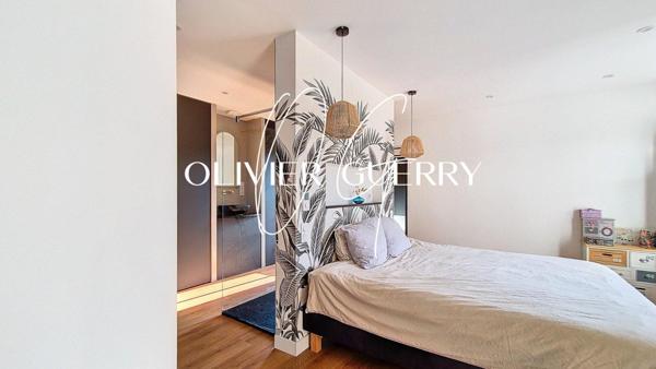 Absolument UNIQUE sur Saussan