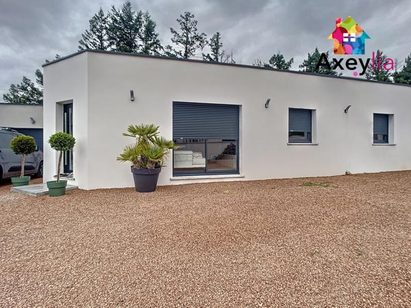 Villerest (42300) A VENDRE - VILLEREST - MAISON DE PLAIN-PIED DE 2023 AVEC TROIS CHAMBRES, GARAGE ET TERRAIN - BELLES PRESTATION