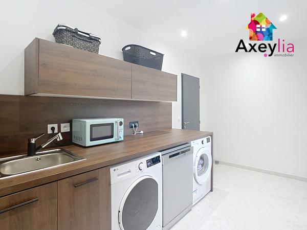 Villerest (42300) A VENDRE - VILLEREST - MAISON DE PLAIN-PIED DE 2023 AVEC TROIS CHAMBRES, GARAGE ET TERRAIN - BELLES PRESTATION