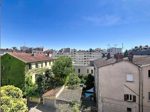 Appartement 249 000 € Lyon 04 3 p 82 m² DPE E