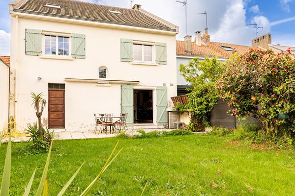 A vendre NANTES rte de Paris Maison 5 chambres + garage