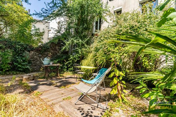A vendre Nantes Hauts pavés appartement avec jardin