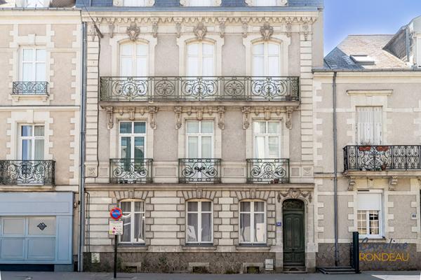 A vendre Nantes Hauts pavés appartement avec jardin