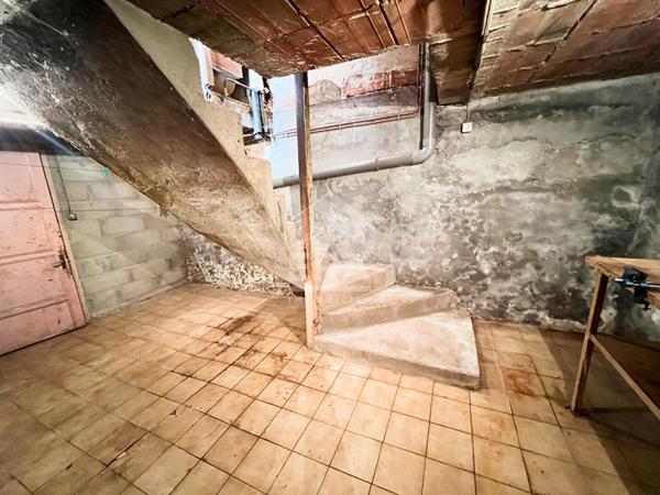 Maison St Vit 5 pièce(s)  à rénover