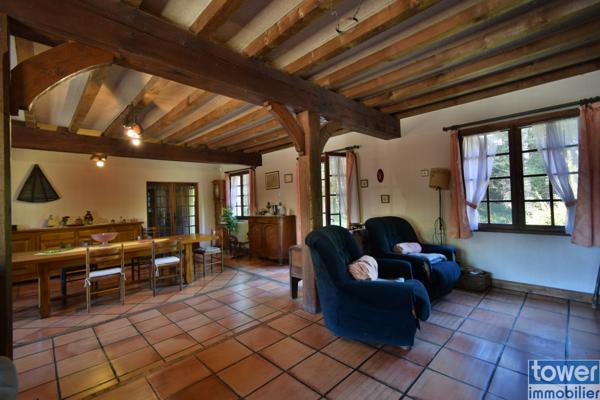 Maison 8 pièce(s) 6 chambre(s) 228 m²