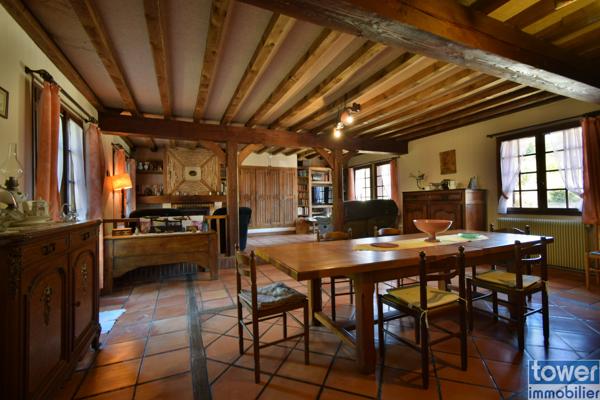 Maison 8 pièce(s) 6 chambre(s) 228 m²