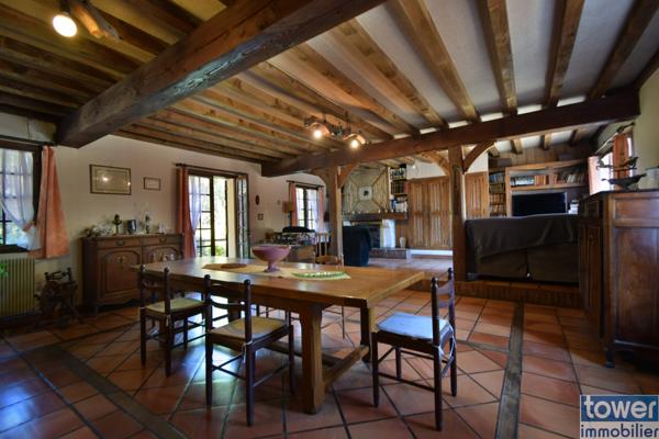Maison 8 pièce(s) 6 chambre(s) 228 m²