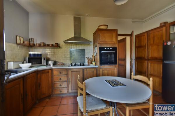 Maison 8 pièce(s) 6 chambre(s) 228 m²