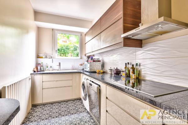 Appartement Chatou 5 pièce(s) 113 m² 669 000 € **  - Référence  158824