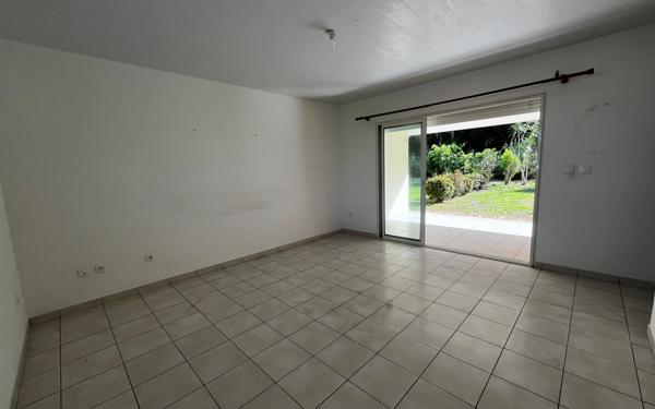 Immeuble à vendre    2 pièces • 42,71 m2 Matoury