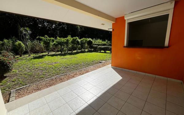 Immeuble à vendre    2 pièces • 42,71 m2 Matoury