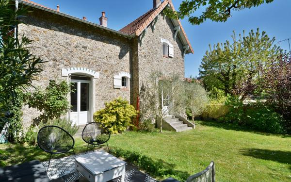 Maison à vendre    7 pièces •  Esbly