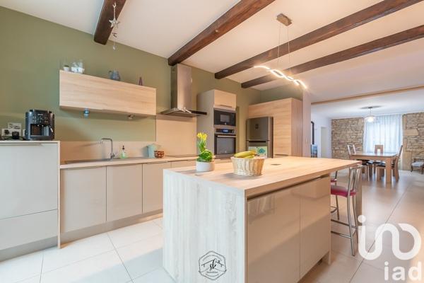 Maison de village 8 pièces de 230 m² à Villers-la-Montagne (54920)