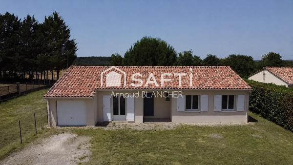 Pavillon plain-pied, quatre chambres, salle de bain, garage, jardin.