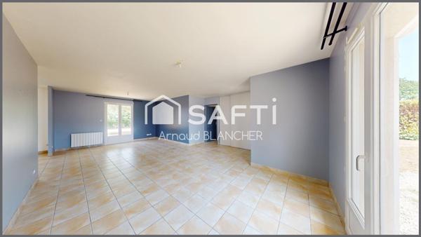 Pavillon plain-pied, quatre chambres, salle de bain, garage, jardin.