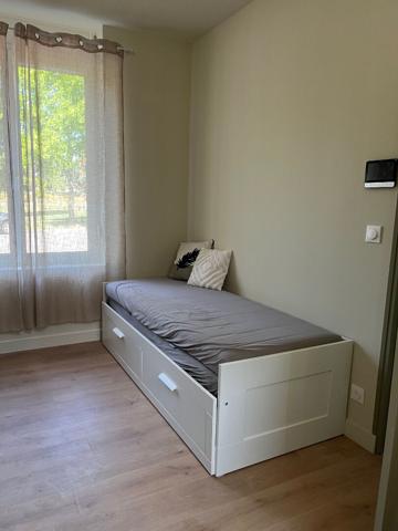 A LOUER  STUDIO MEUBLE CHAMPS ELYSE ST QUENTIN 02100