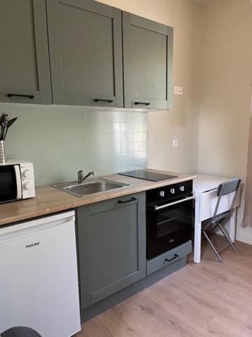 A LOUER  STUDIO MEUBLE CHAMPS ELYSE ST QUENTIN 02100