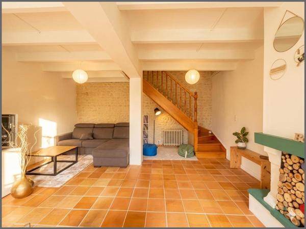 Maison à SAINT-FORT-SUR-LE-NE, 16130 - 8 pièces 255m²
