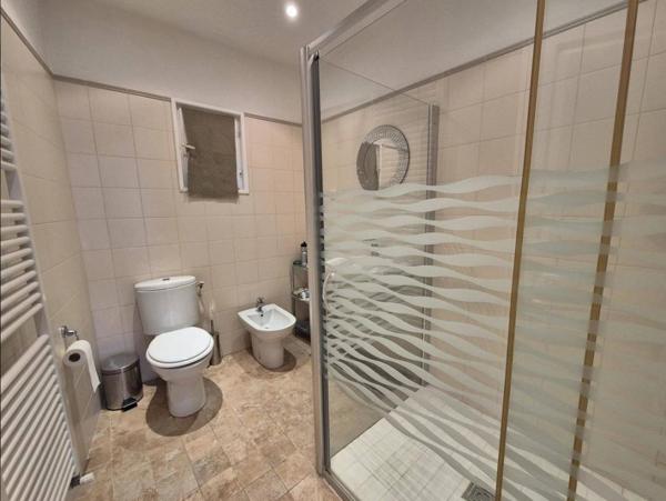 Maison Spacieuse à Saramon avec Cheminée et Jardin Clôturé