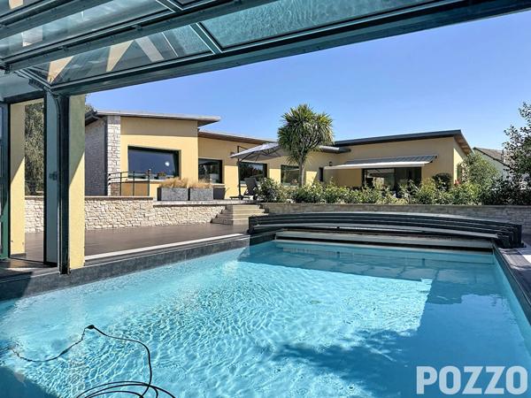 Élégance contemporaine aux portes de Granville , Villa d'exception avec piscine, prestations haut de gamme et performance énergétique AA LONGUEVILLE