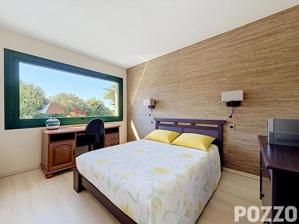 Élégance contemporaine aux portes de Granville , Villa d'exception avec piscine, prestations haut de gamme et performance énergétique AA LONGUEVILLE