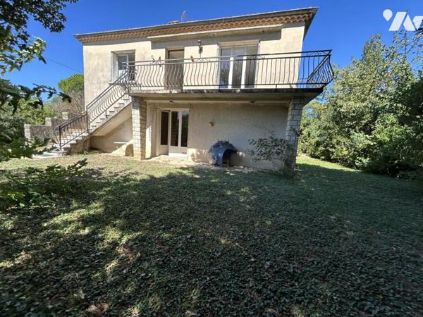 Montélimar , appartement 1 er étage dans une maison individuelle avec parcelle de terrain.