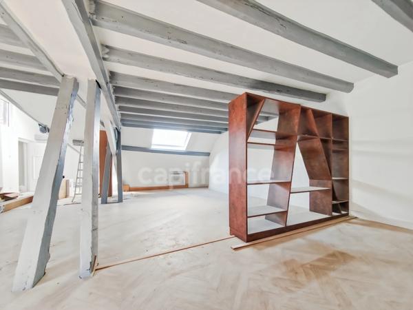 Appartement atypique de 4 pièces 100 m² en hypercentre Chalon-sur-Saône (71)