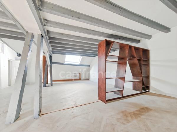 Appartement atypique de 4 pièces 100 m² en hypercentre Chalon-sur-Saône (71)