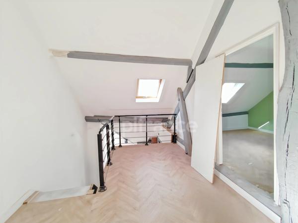 Appartement atypique de 4 pièces 100 m² en hypercentre Chalon-sur-Saône (71)