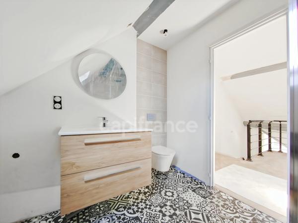 Appartement atypique de 4 pièces 100 m² en hypercentre Chalon-sur-Saône (71)