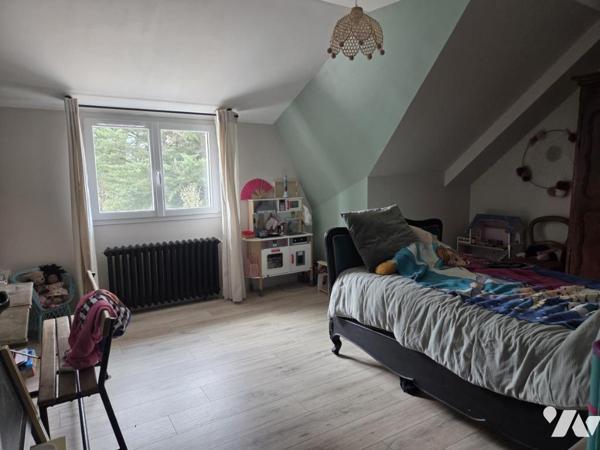 Château-Gontier proche centre-ville, maison 173m² habitables, avec jardin.